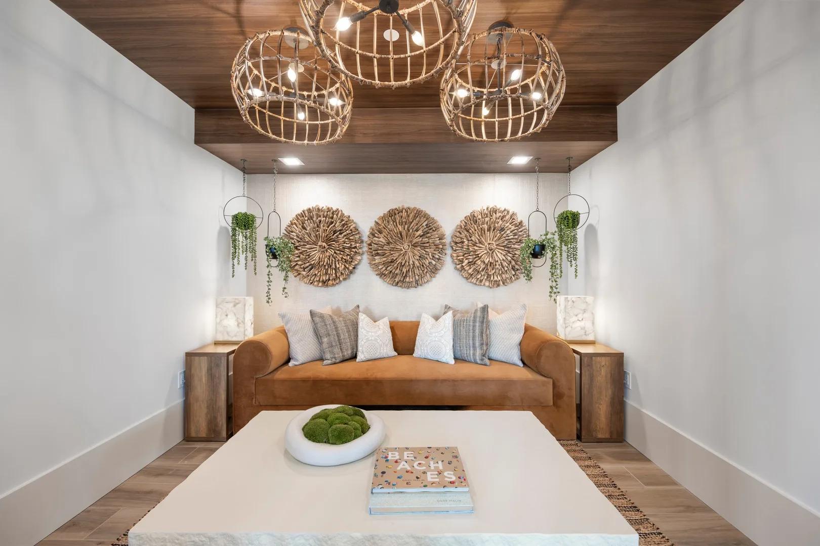 Revio_INT_Amenities_CoworkingLoungeWorkPodSofaCloseup_Gunnar_Sept2025